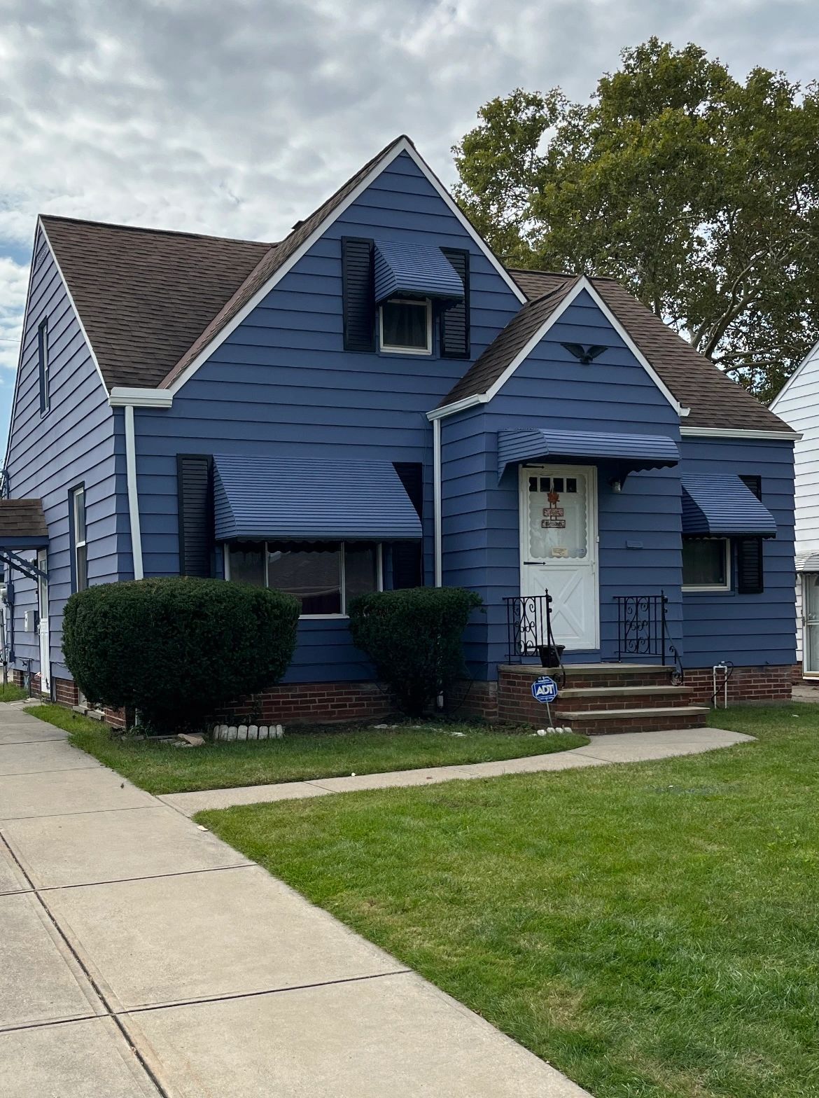 Professionally painted blue house in Cuyahoga Falls Ohio